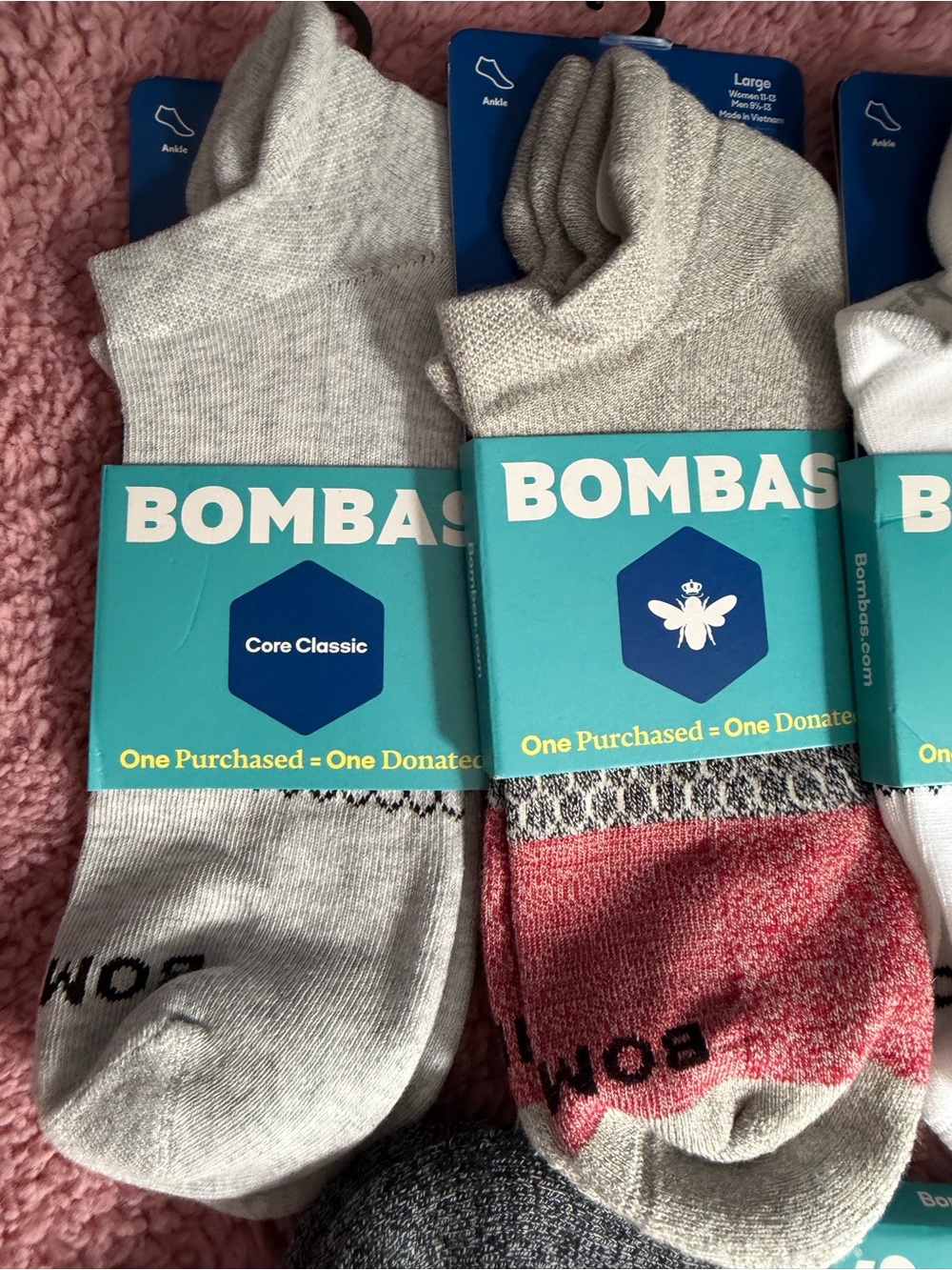 Bombas Women 5 pairs Ankle Socks - Light Gray & Heather Gray with Red Accent L